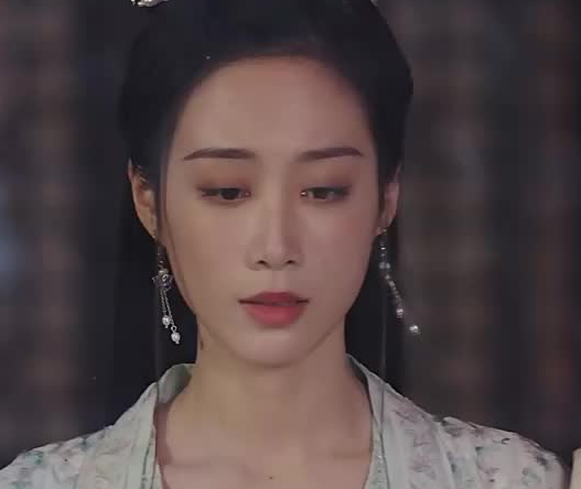 恰逢暮雪亦白頭